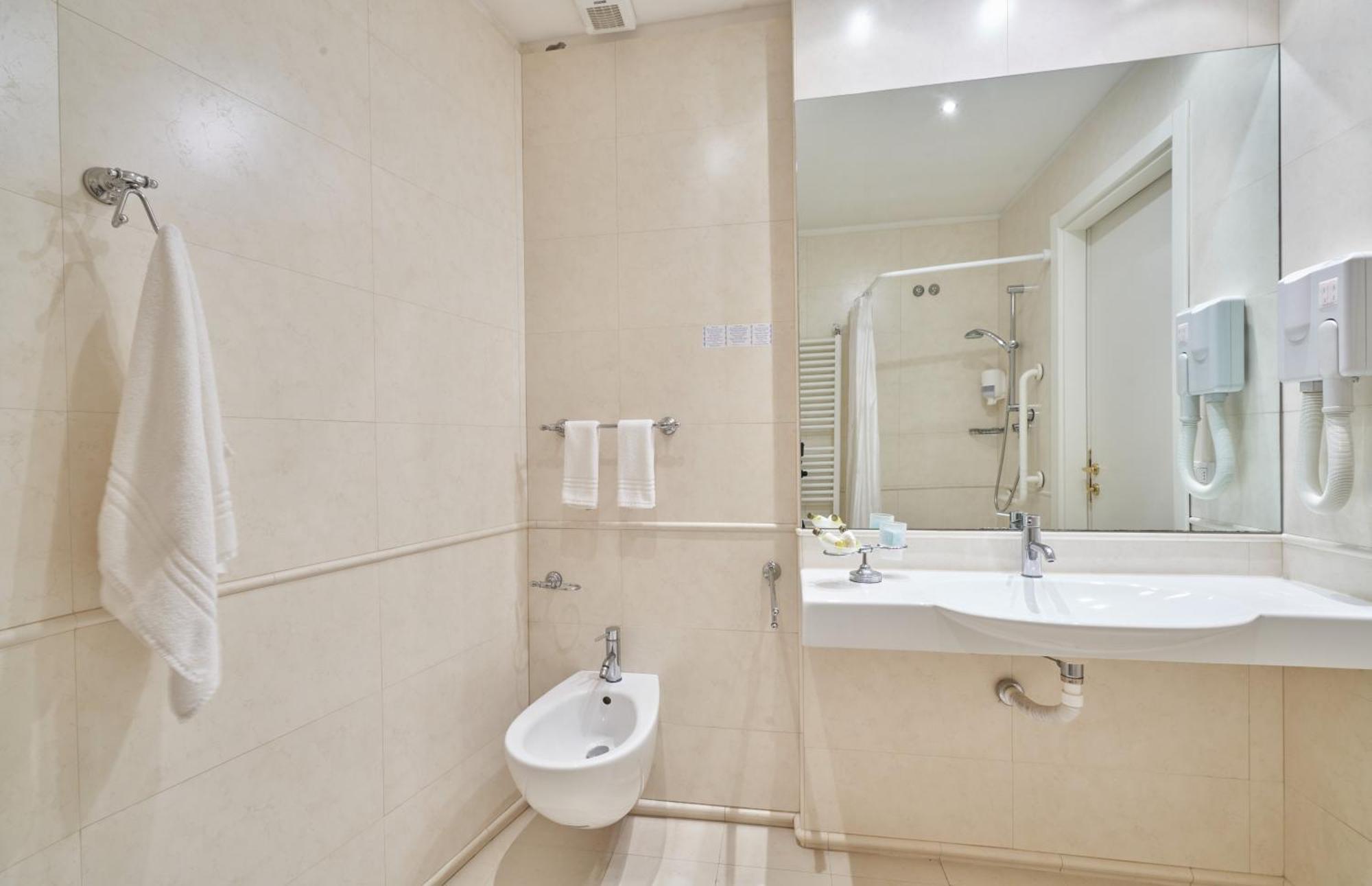 Hotel Bristol Bellaria-Igea Marina Extérieur photo