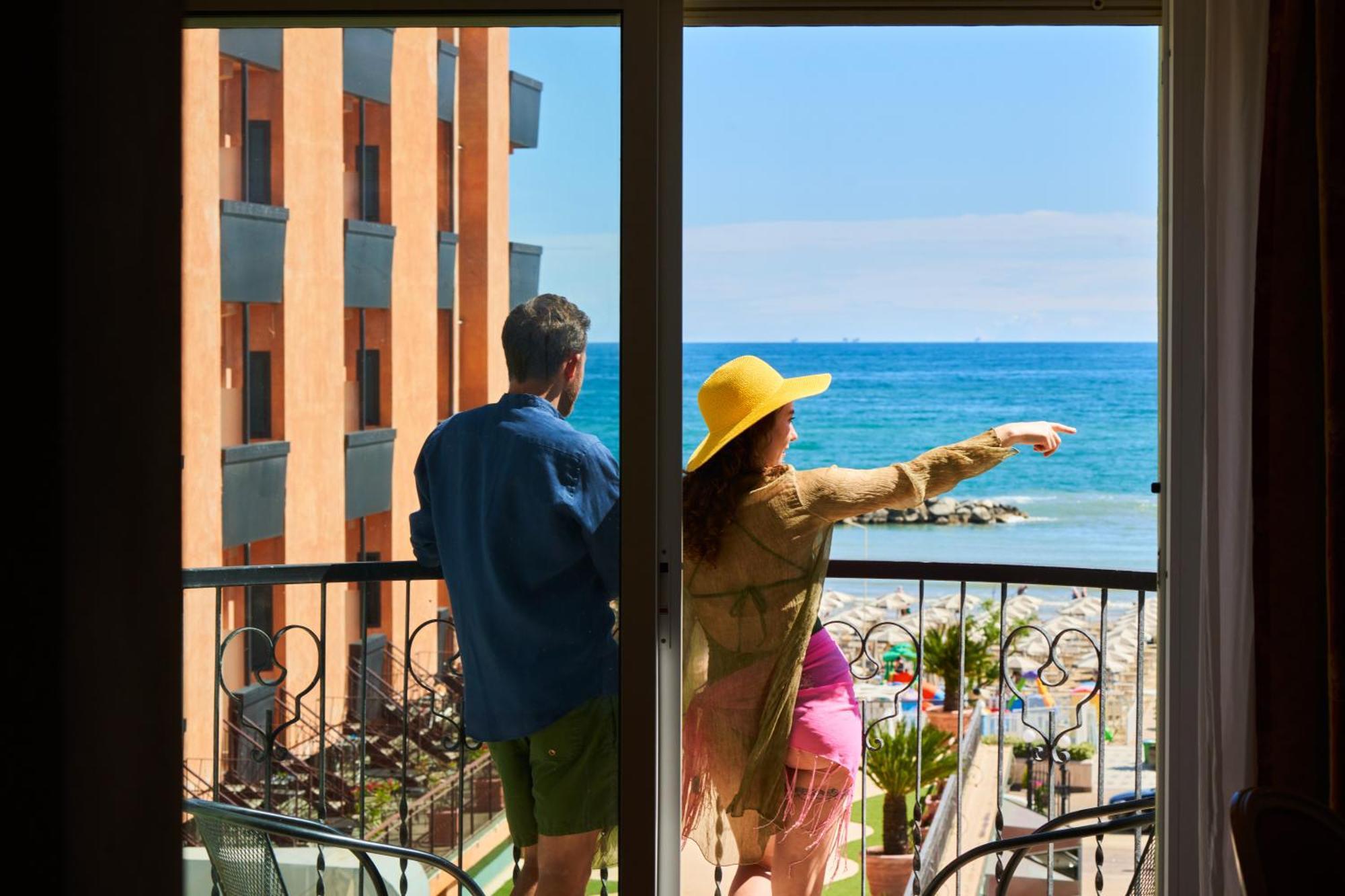 Hotel Bristol Bellaria-Igea Marina Extérieur photo