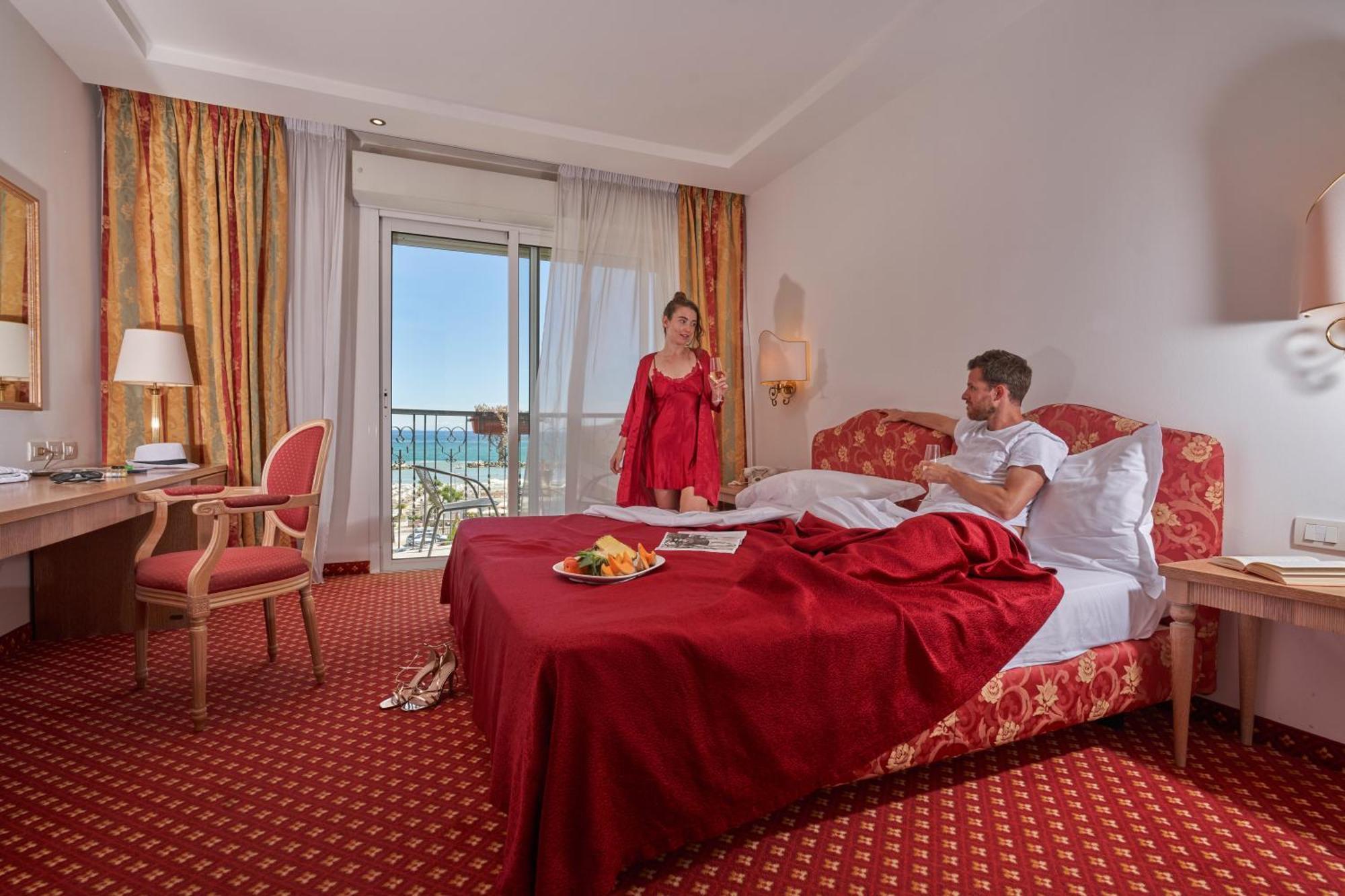Hotel Bristol Bellaria-Igea Marina Extérieur photo